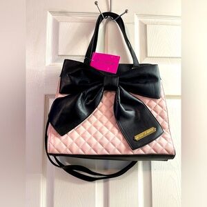 Betsey Johnson NWT HUGE pink handbag with large black bow shoulder bag crossbody